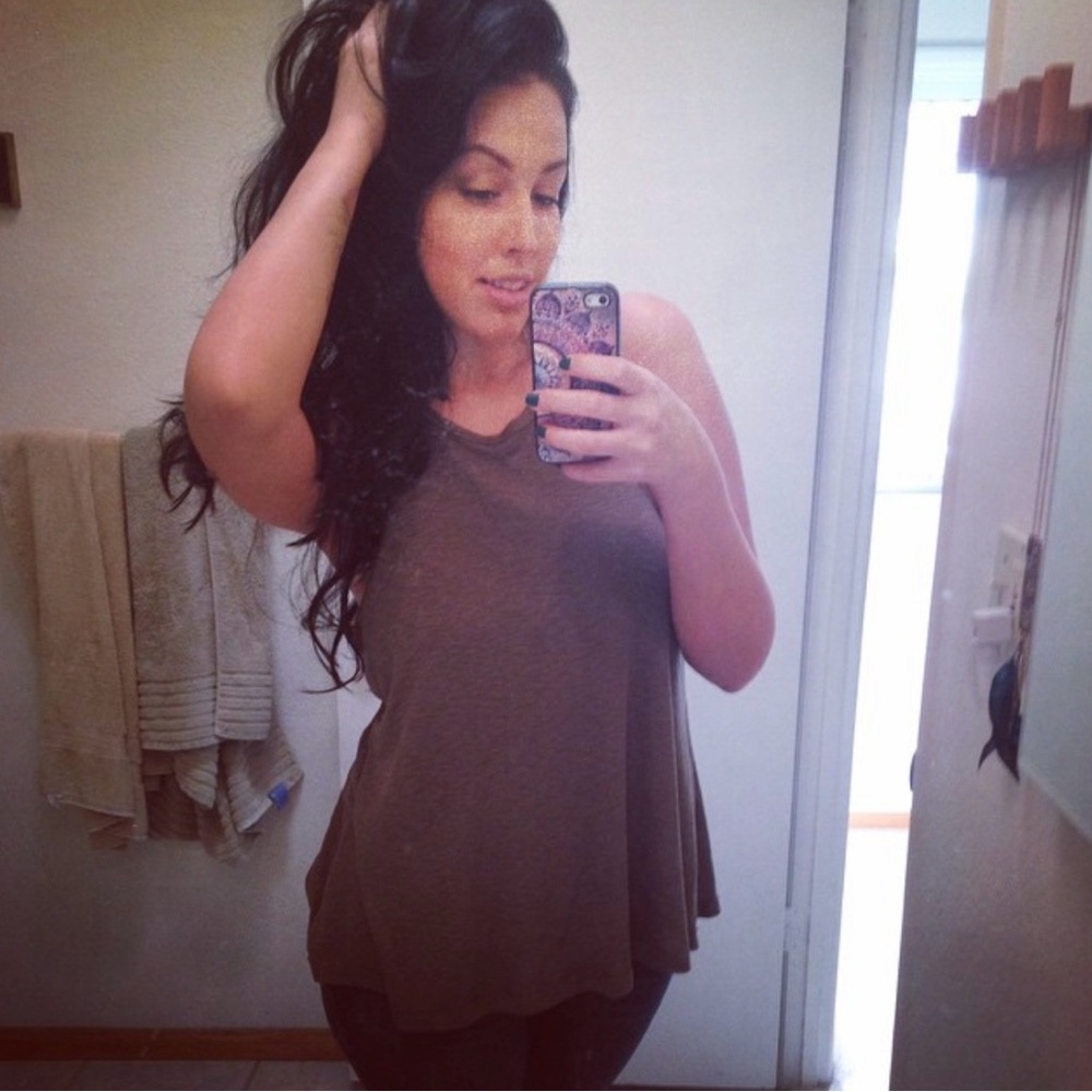 Olive Green Ribbed Tank Top - Picture 4 of 4